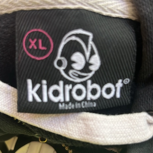KIDROBOT XL FULL ZIP HOODIE - Picture 3 of 8